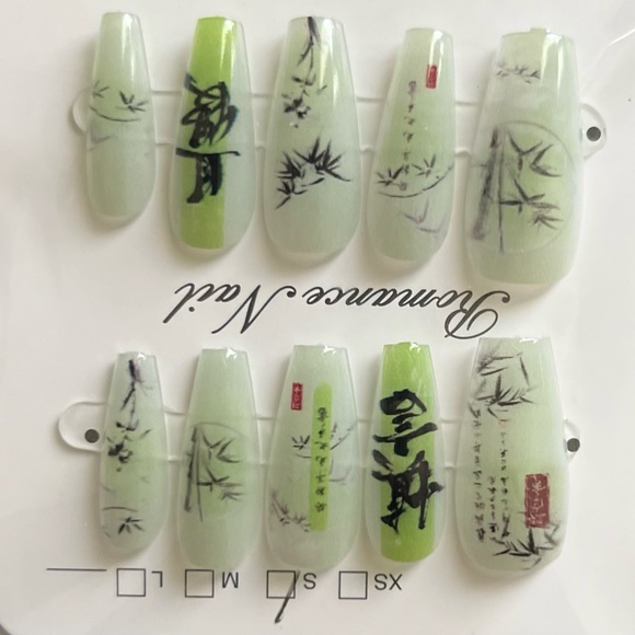 Gorgeous 10 pcs Handmade Press-On Nails (Nail Kit - Reusable). - Picture 4 of 4